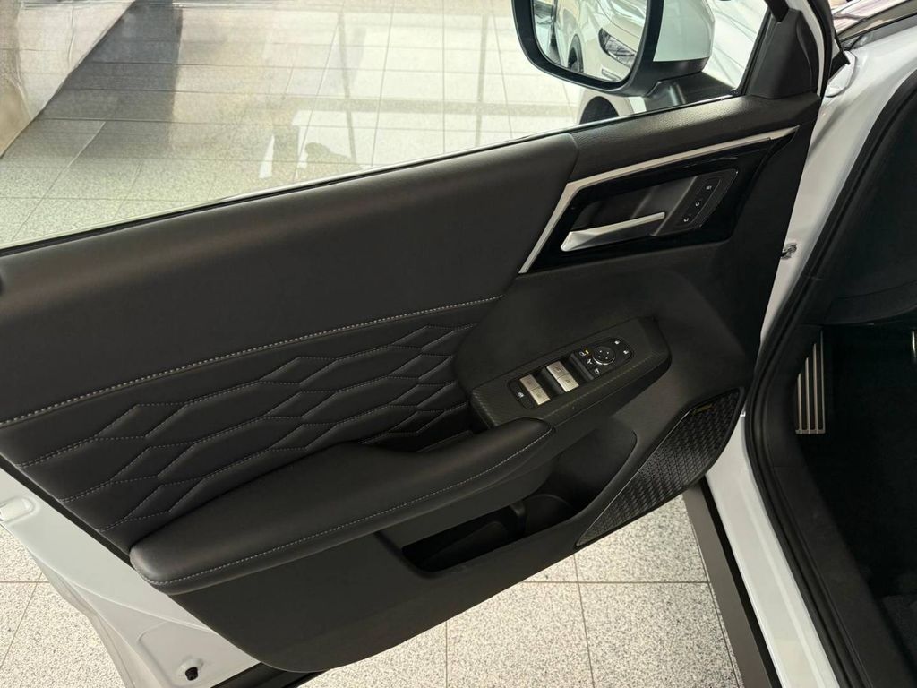 Mitsubishi Outlander 2025