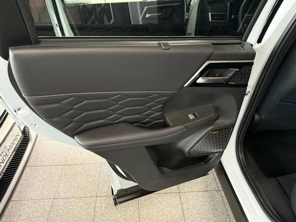 Mitsubishi Outlander 2025