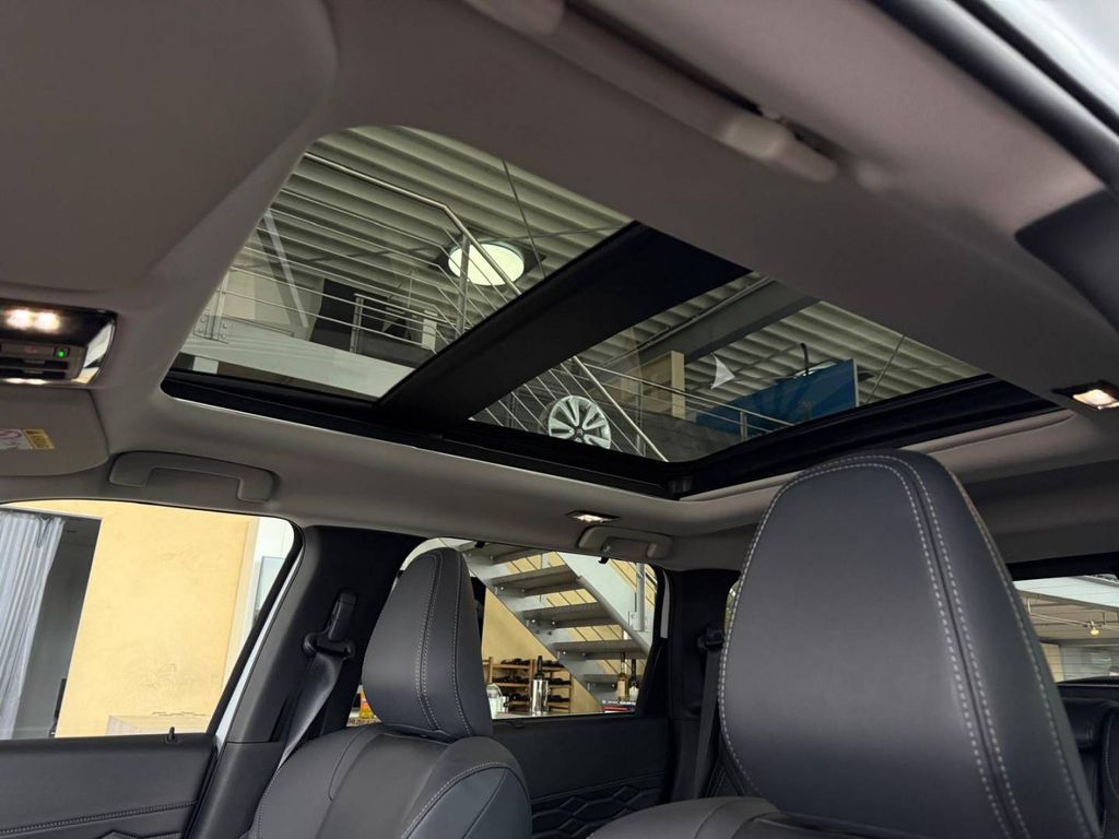 Mitsubishi Outlander 2025