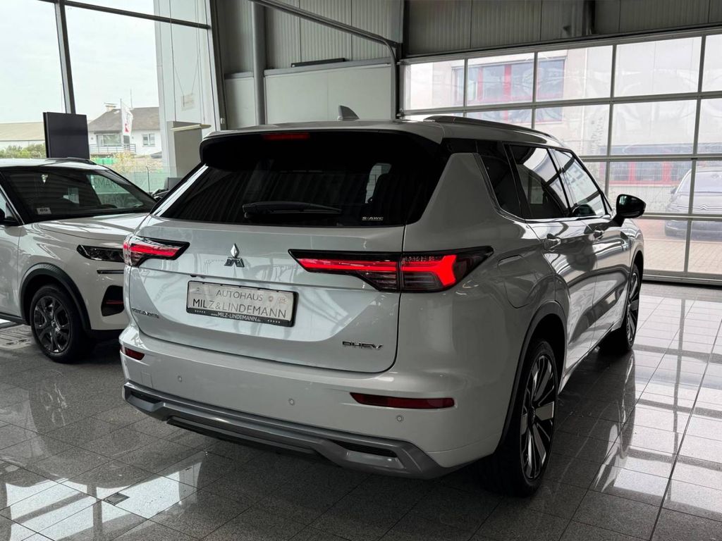 Mitsubishi Outlander 2025