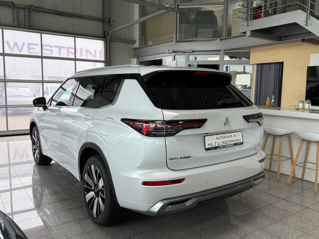 Mitsubishi Outlander 2025