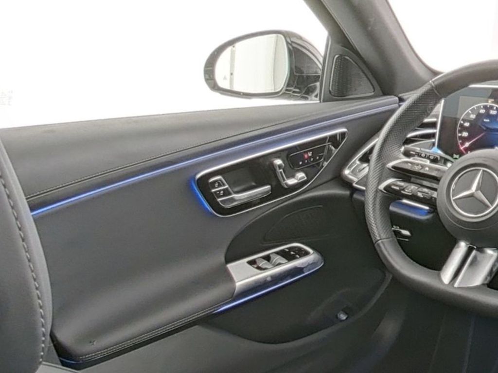 Mercedes-Benz E 200 2025