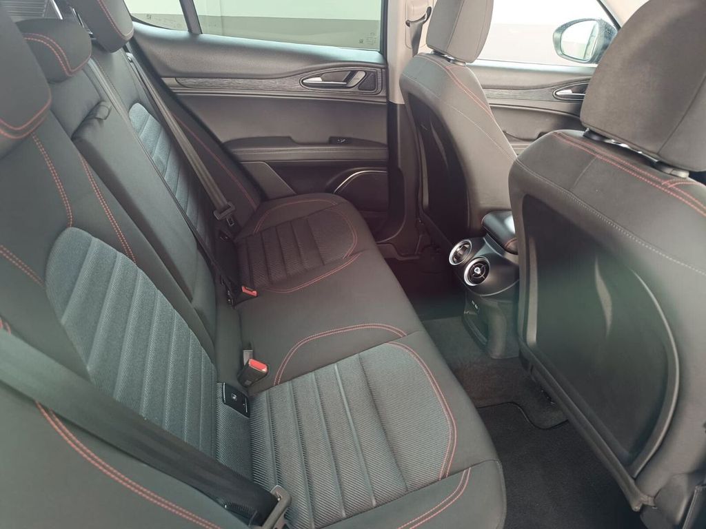 Alfa Romeo Stelvio 2021