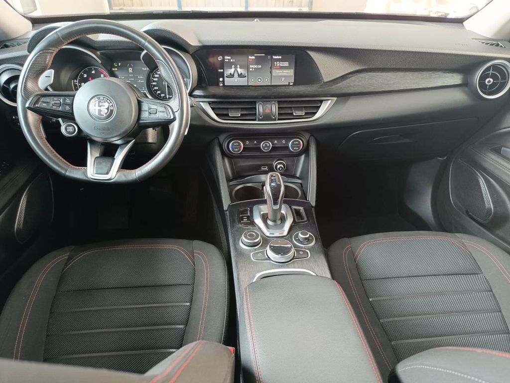 Alfa Romeo Stelvio 2021