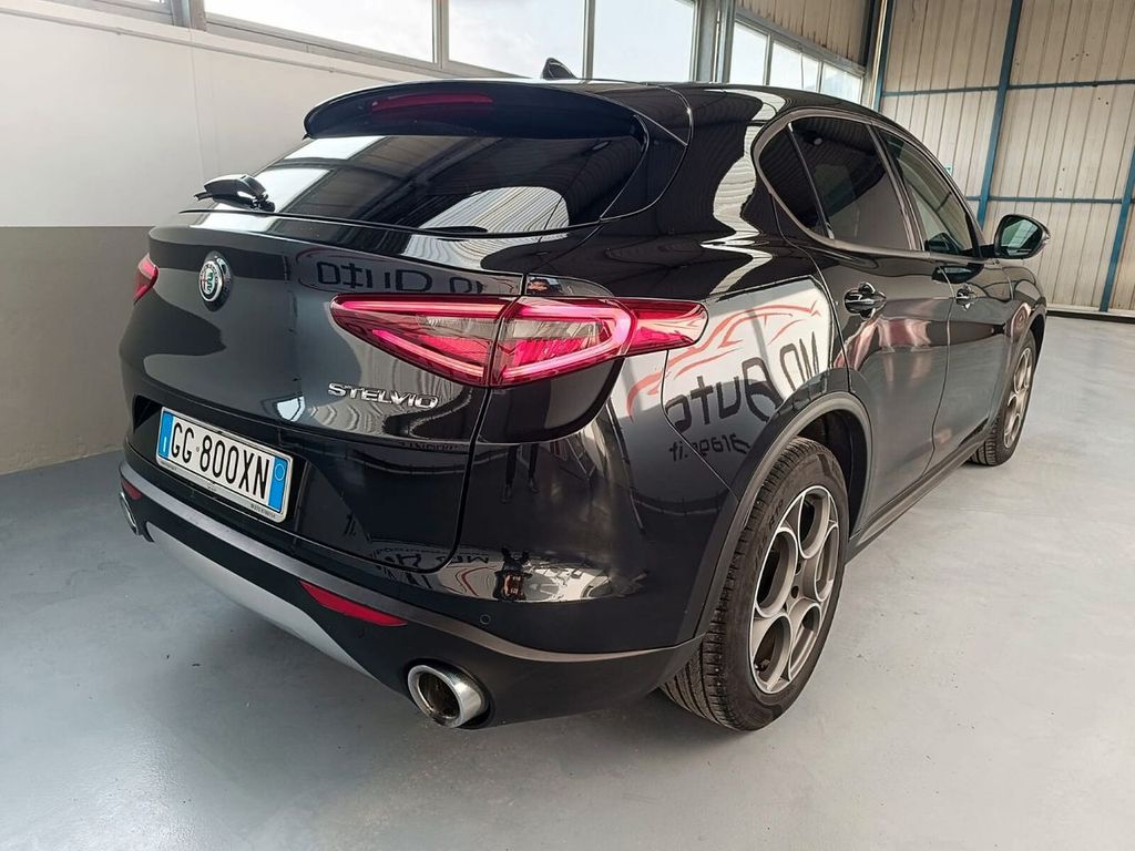 Alfa Romeo Stelvio 2021
