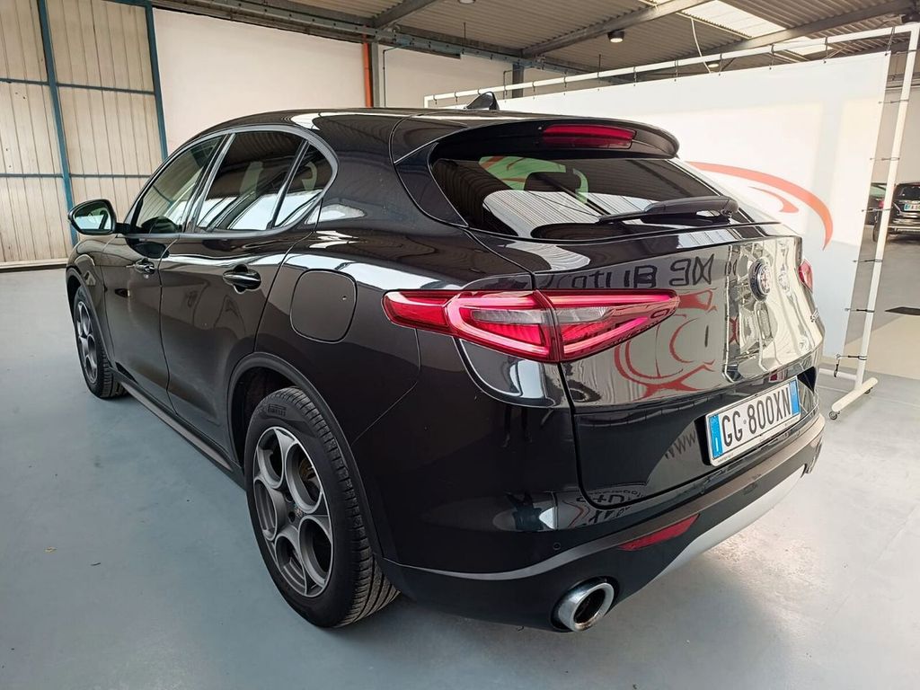 Alfa Romeo Stelvio 2021