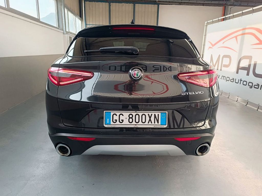 Alfa Romeo Stelvio 2021