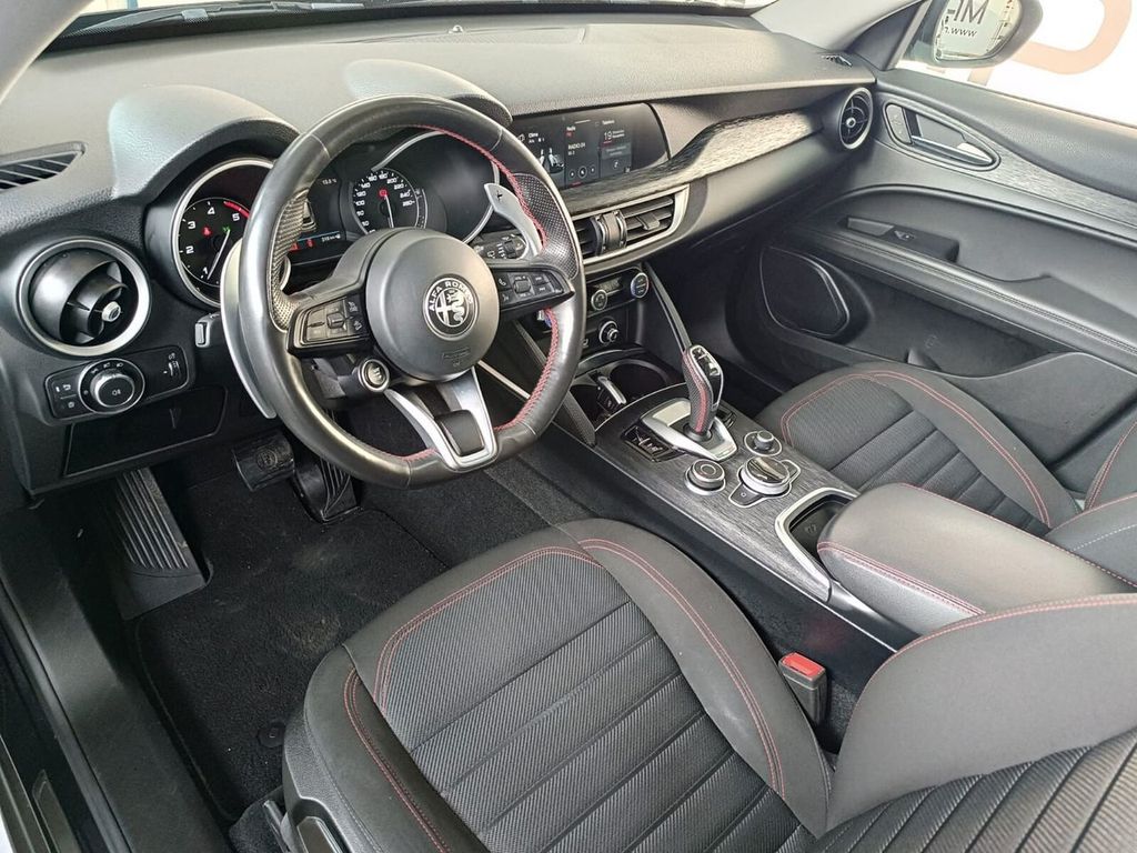 Alfa Romeo Stelvio 2021