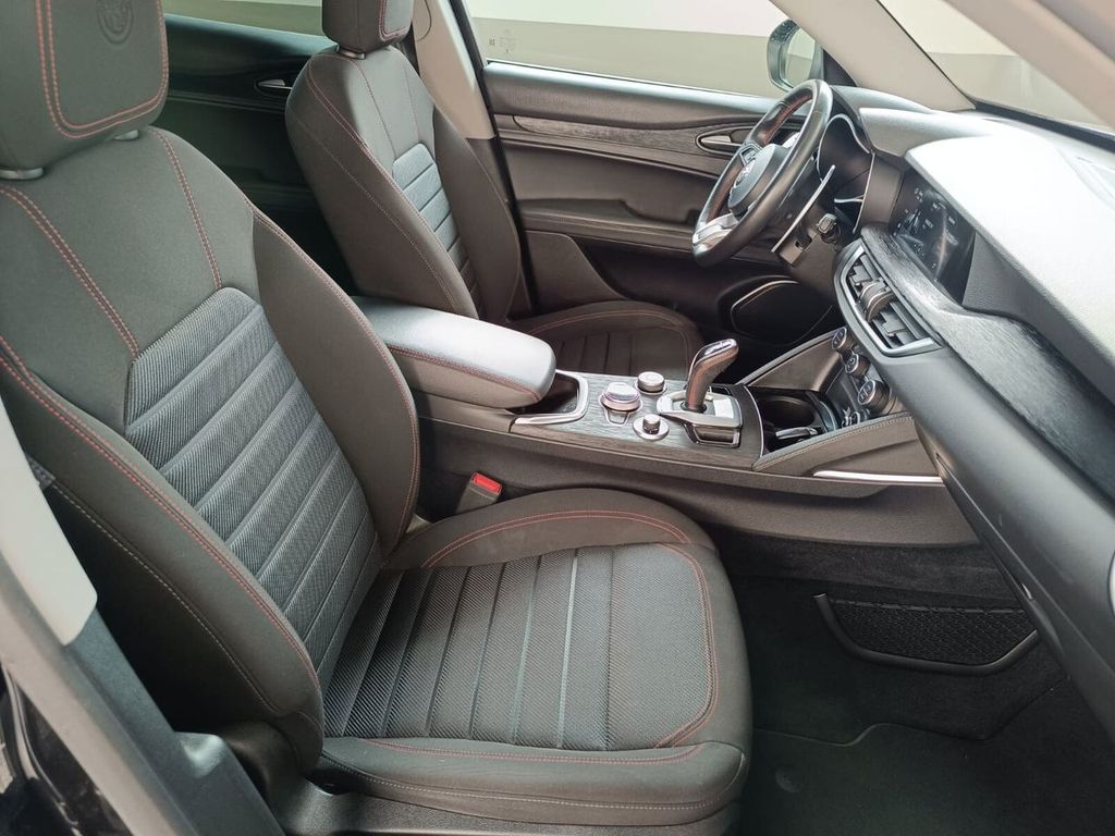 Alfa Romeo Stelvio 2021