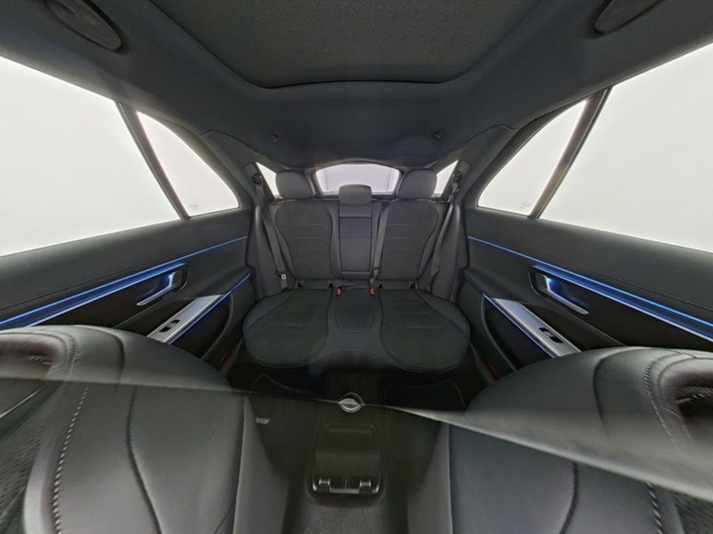 Mercedes-Benz E 200 2025