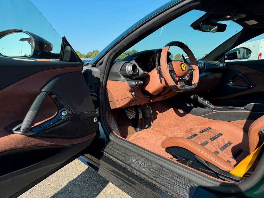 Ferrari 812 2024