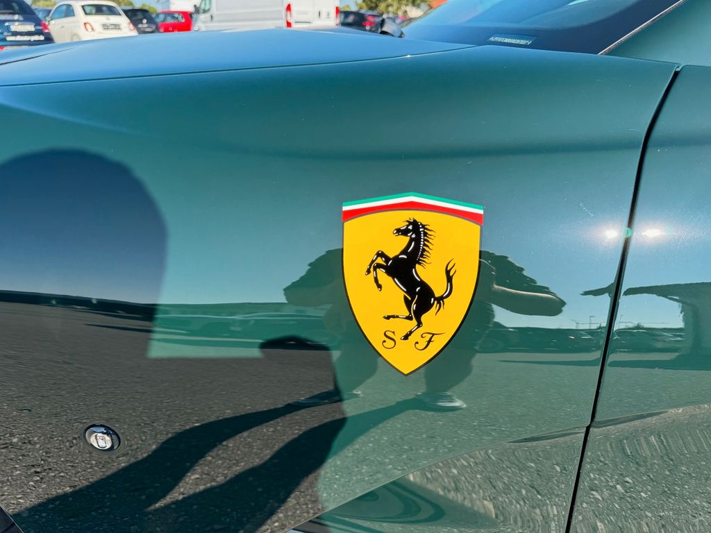 Ferrari 812 2024