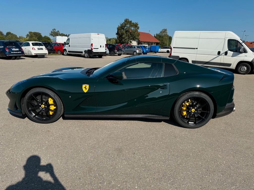 Ferrari 812 2024