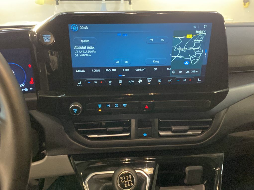 Ford Tourneo Custom 2025