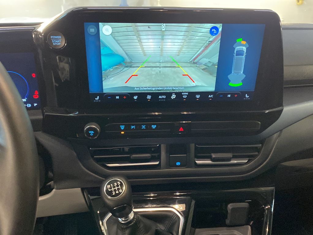 Ford Tourneo Custom 2025