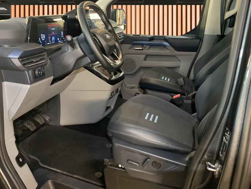 Ford Tourneo Custom 2025
