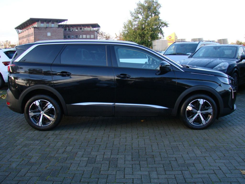 Peugeot 5008 2022