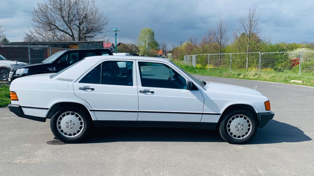 Mercedes-Benz 190 1987