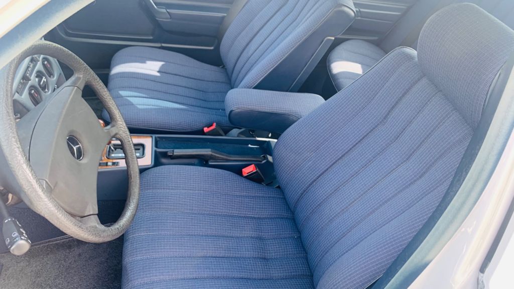 Mercedes-Benz 190 1987