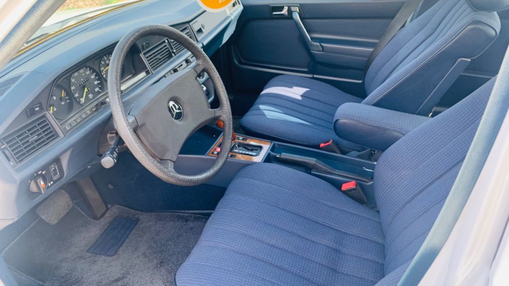 Mercedes-Benz 190 1987