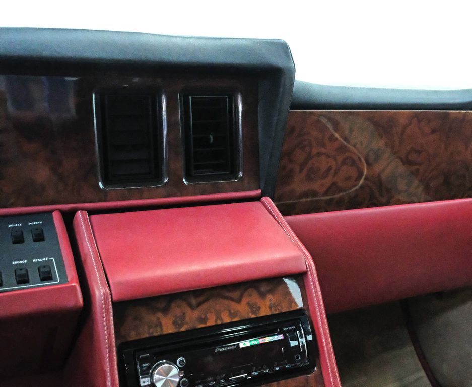 Aston Martin Lagonda 1986