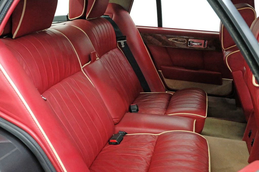 Aston Martin Lagonda 1986