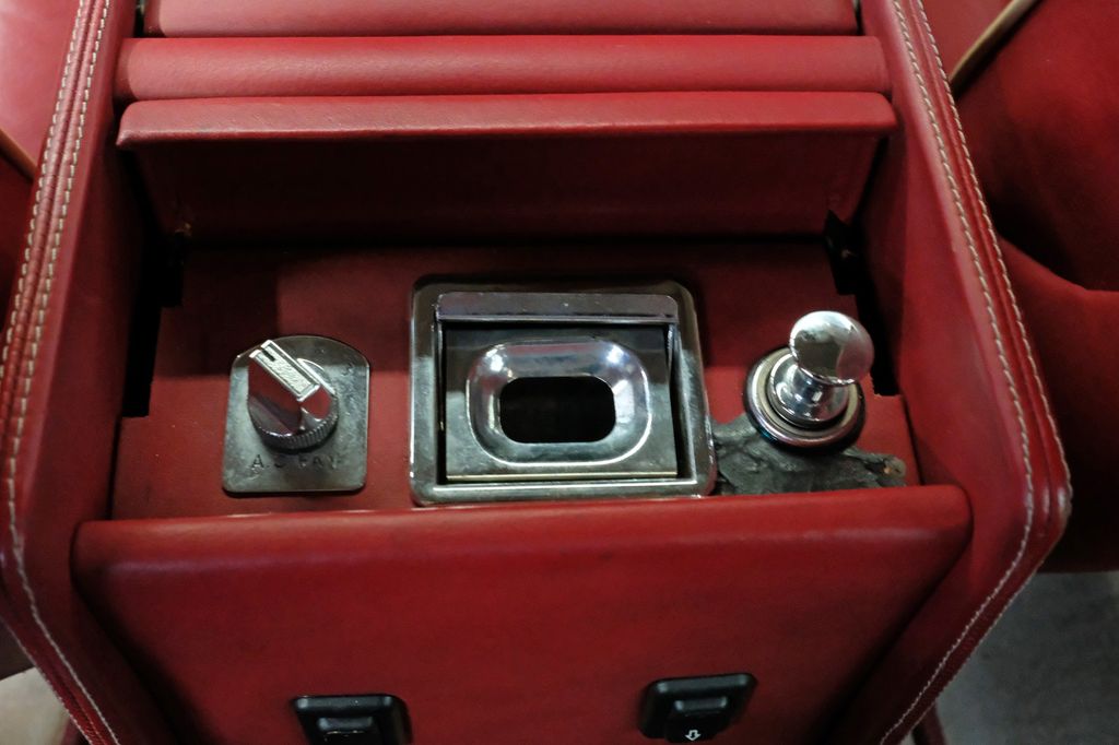 Aston Martin Lagonda 1986