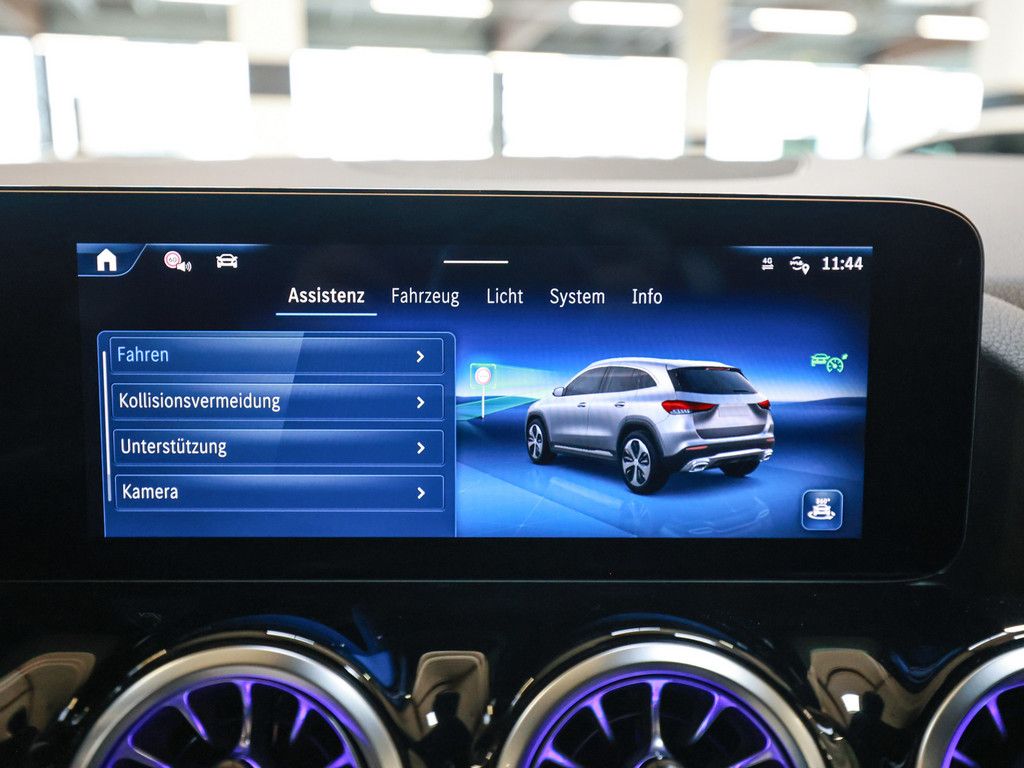 Mercedes-Benz GLA 180 2025