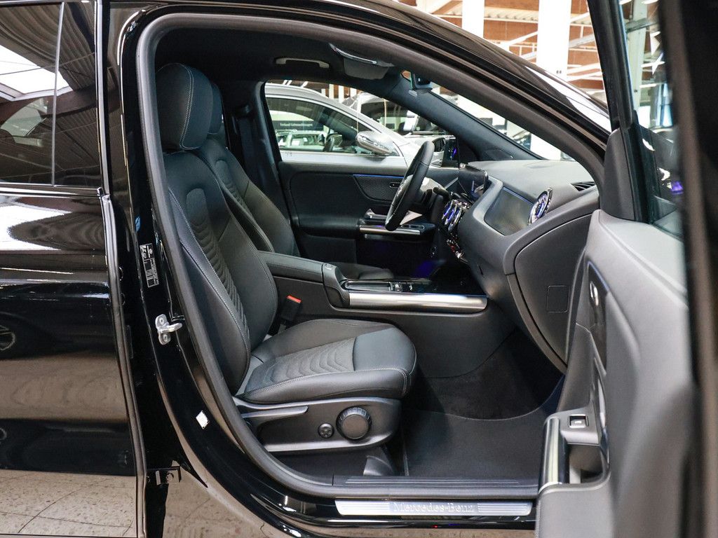 Mercedes-Benz GLA 180 2025