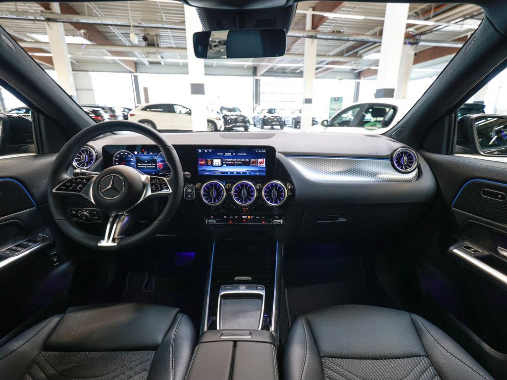 Mercedes-Benz GLA 180 2025