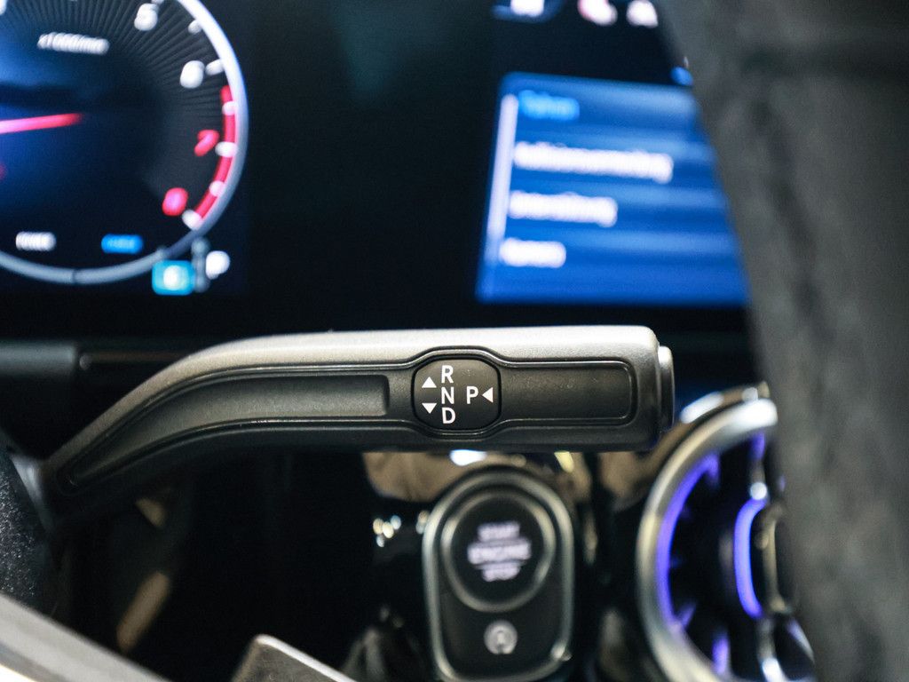 Mercedes-Benz GLA 180 2025