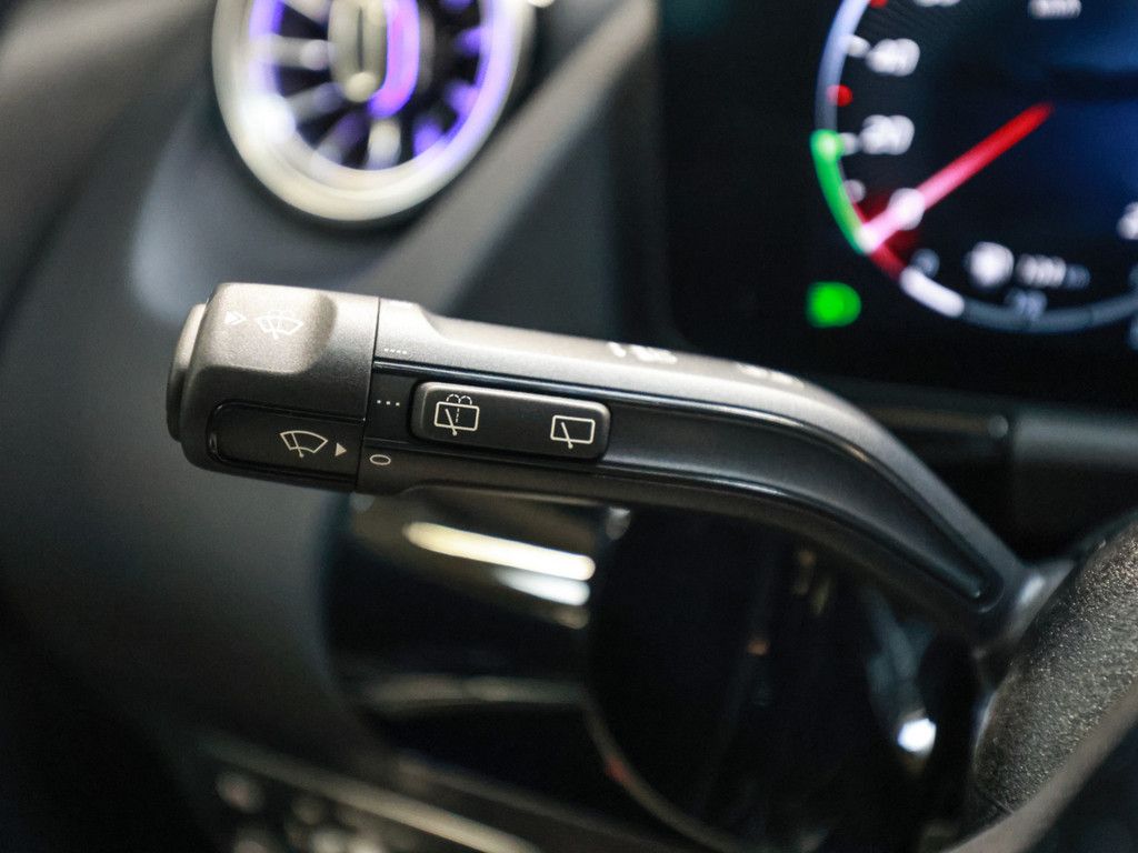 Mercedes-Benz GLA 180 2025