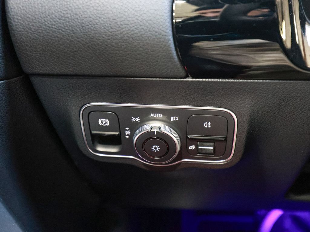 Mercedes-Benz GLA 180 2025