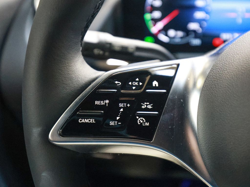 Mercedes-Benz GLA 180 2025