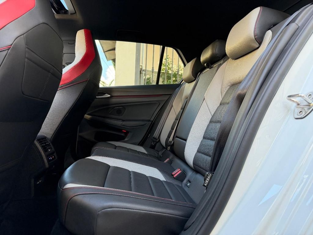 Volkswagen Golf 2023