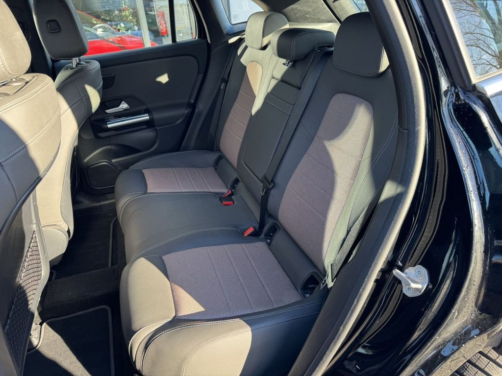 Mercedes-Benz EQA 2021