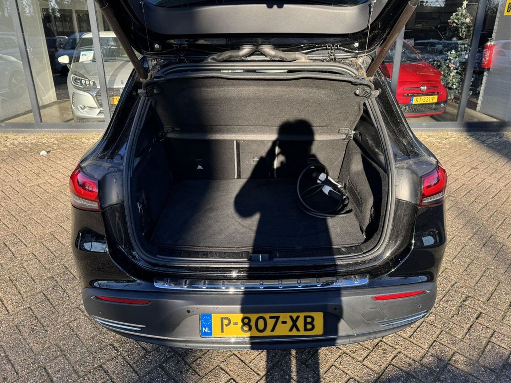 Mercedes-Benz EQA 2021