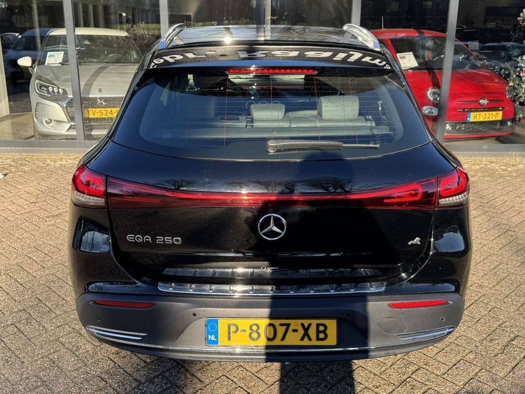 Mercedes-Benz EQA 2021