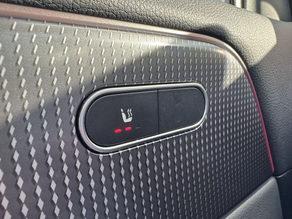 Mercedes-Benz EQA 2021