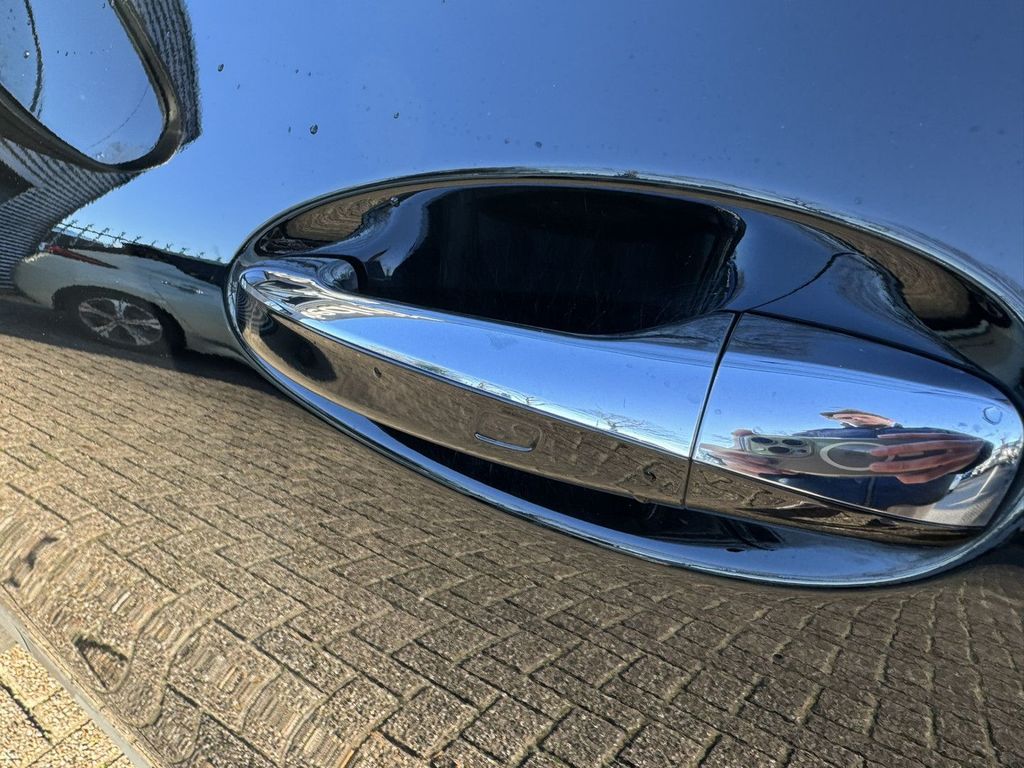 Mercedes-Benz EQA 2021