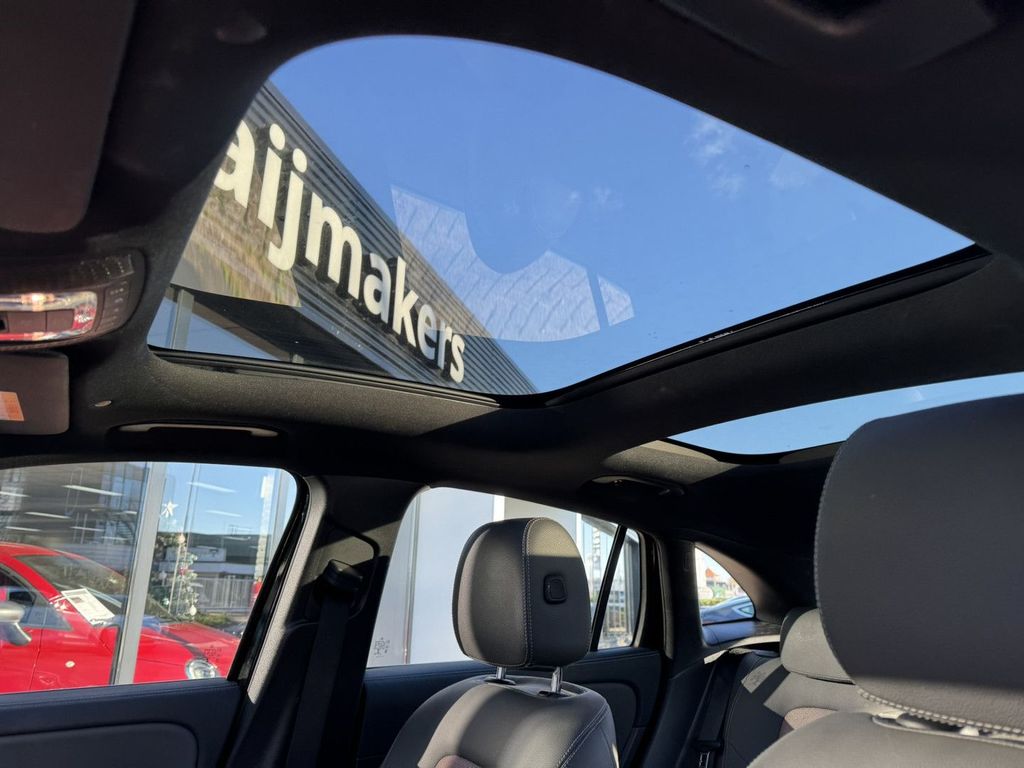 Mercedes-Benz EQA 2021