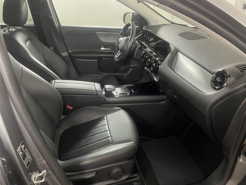 Mercedes-Benz GLA 200 2023