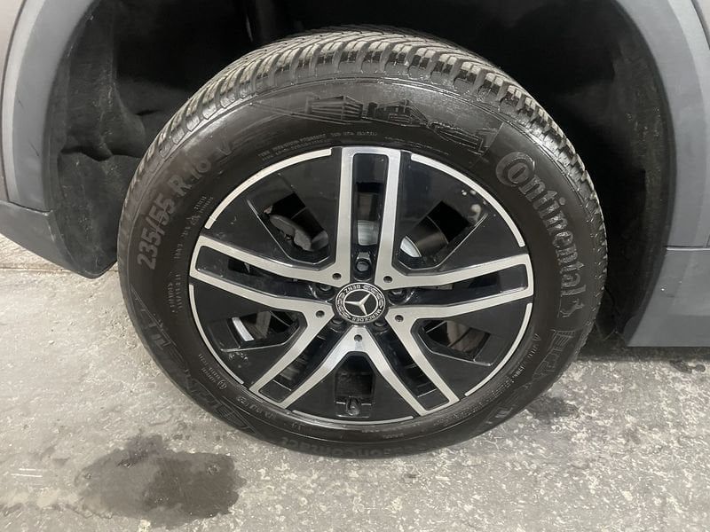 Mercedes-Benz GLA 200 2023