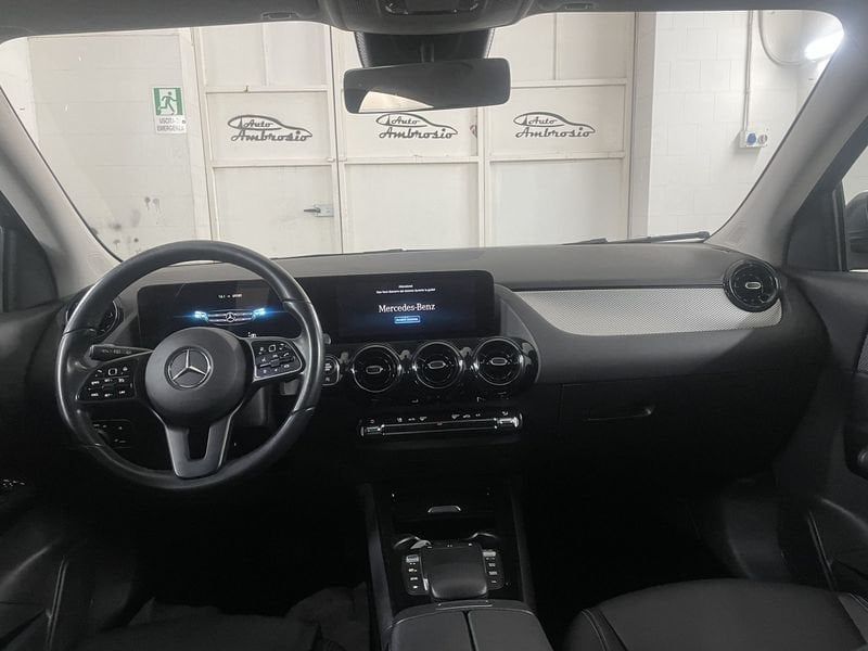 Mercedes-Benz GLA 200 2023