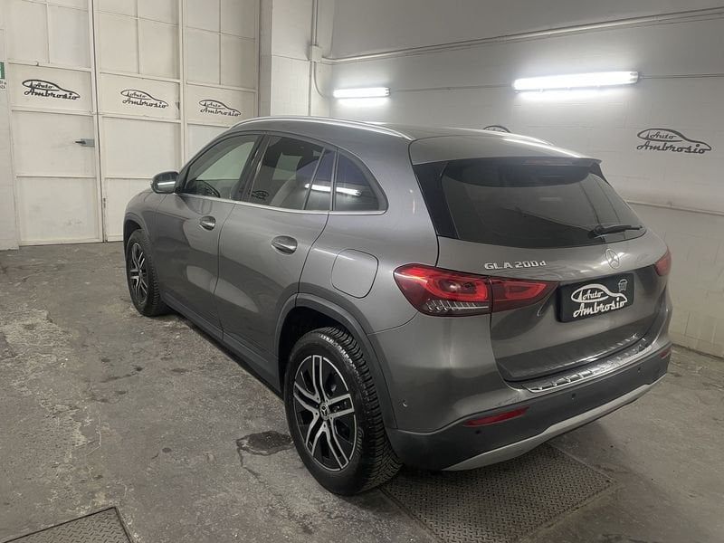 Mercedes-Benz GLA 200 2023