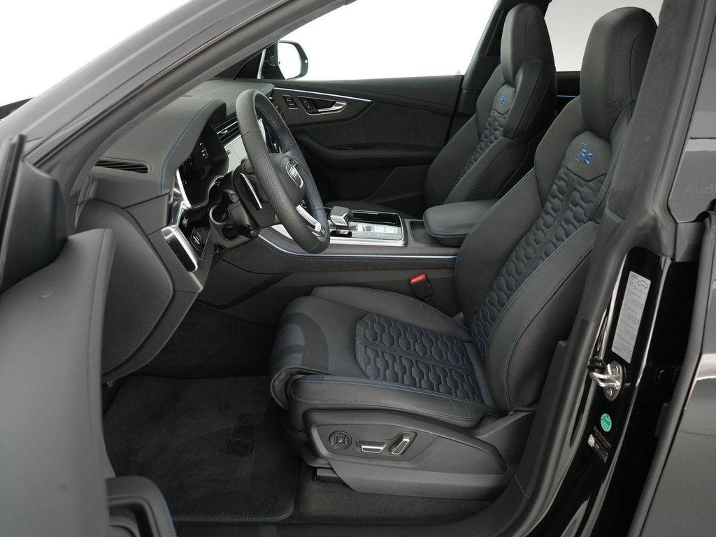 Audi RSQ8 2025