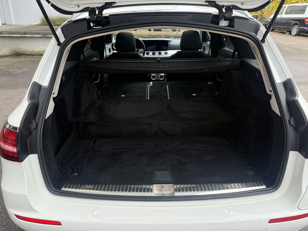 Mercedes-Benz E 300 2022