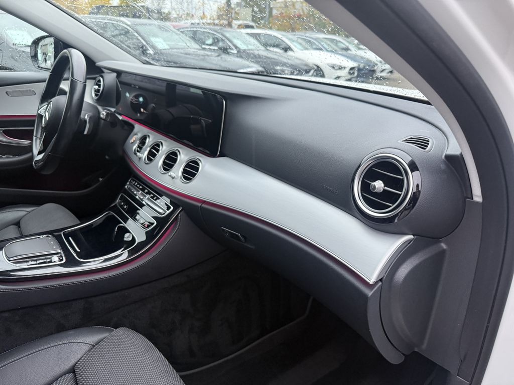 Mercedes-Benz E 300 2022