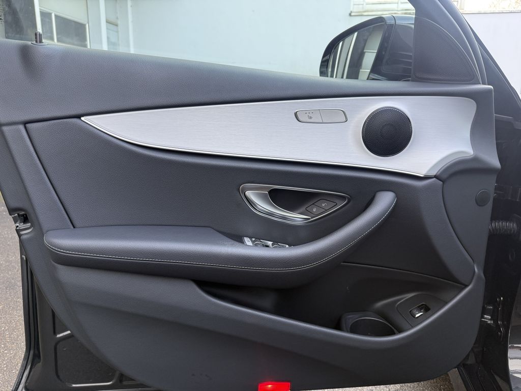 Mercedes-Benz E 300 2022