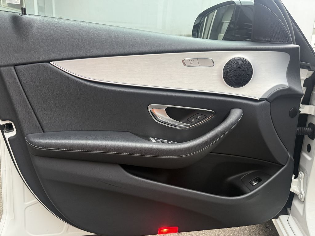 Mercedes-Benz E 300 2022